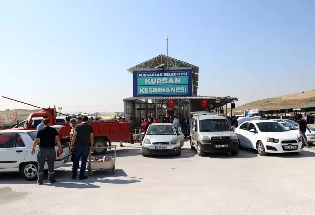 Kurban pazarlarında ve kesimhanelerde hareketlilik yaşanıyor
