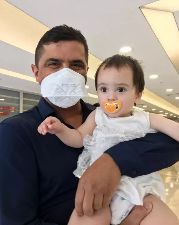 ANNE VE BABASININ VAZGEÇMEDİĞİ ASENA BEBEK, YAŞAMA TUTUNMAYI BAŞARDI