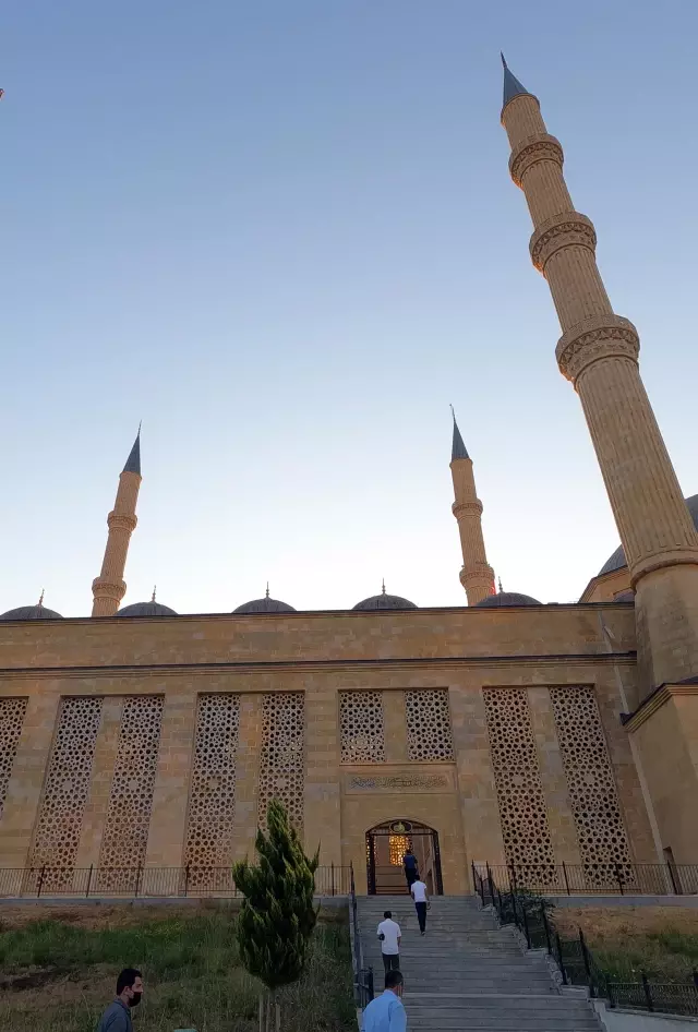Antalya'da Kurban Bayramı namazı kılındı Antalya'da Kurban Bayramı namazı kılındı