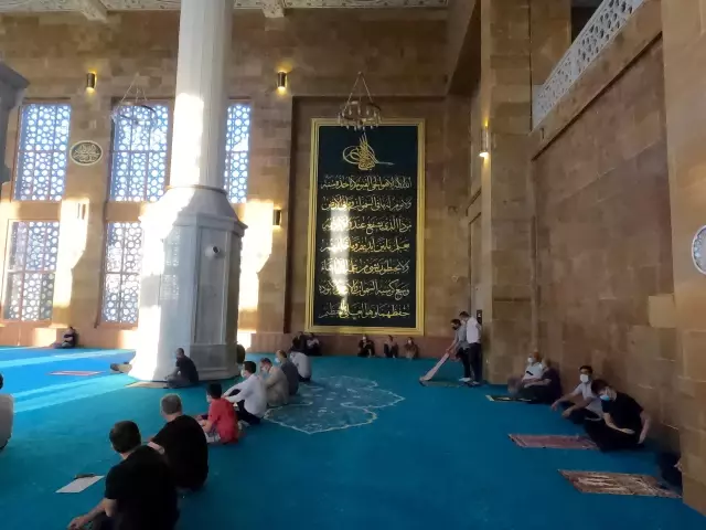 Antalya'da Kurban Bayramı namazı kılındı