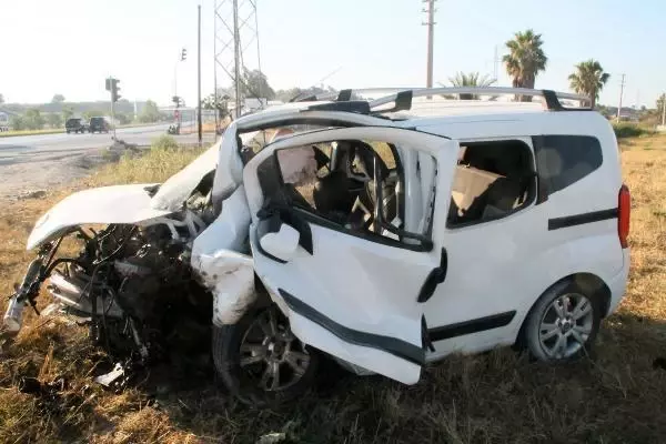 Son Dakika | TAKLA ATAN ARACIN SÜRÜCÜSÜ ÖLDÜ, EŞİ VE 2 ÇOCUĞU YARALANDI