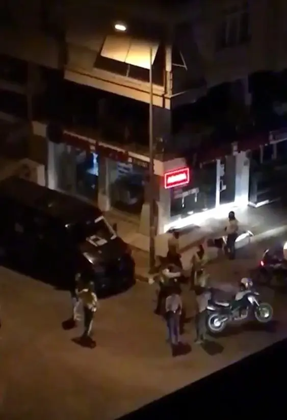 Son dakika haberleri! Antalya sokaklarında ehliyetsiz sürücü ile polisin nefes kesen kovalamacası
