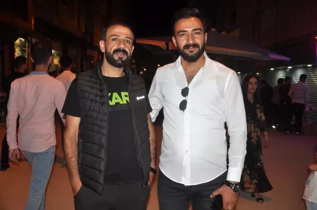 Yüksekova'da bayram alışverişi yoğunluğu gece geç saatlere kadar sürdü