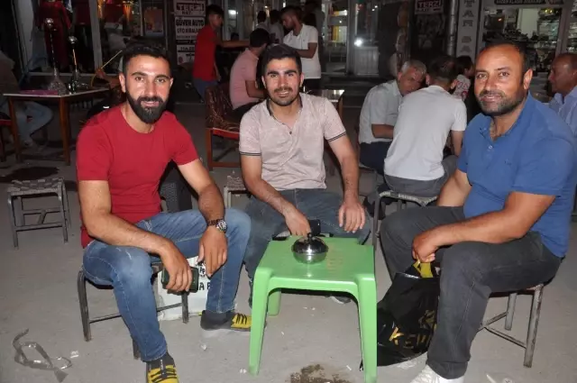 Yüksekova'da bayram alışverişi yoğunluğu gece geç saatlere kadar sürdü