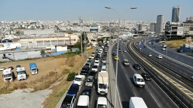 Avcılar E-5'te kurban yoğunluğu drone ile görüntülendi