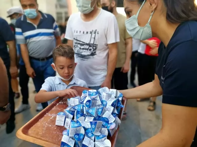 Aydın Büyükşehir Belediyesi'nden lokumlu bayramlaşma