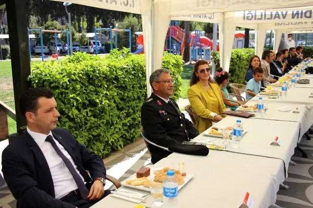 Aydın'da il protokolü bayramlaştı
