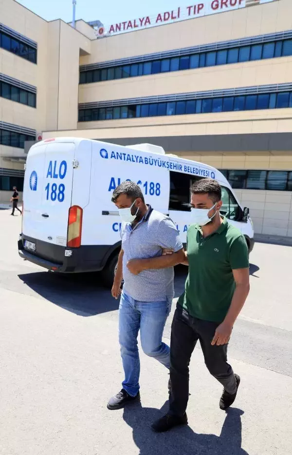 BABASI, DEREDE BULUNAN ECRİN'İN CENAZESİNİ GÖZYAŞLARIYLA TESLİM ALDI