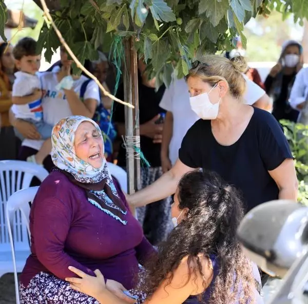 Babası, derede bulunan Ecrin'in cenazesini gözyaşlarıyla teslim aldı (2)