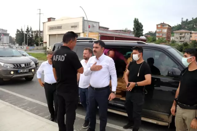 Bakan Murat Kurum, selde kaybolan vatandaşları arayan ekipleri ziyaret etti