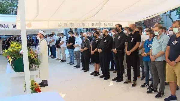 BAKIRKÖY ESKİ BELEDİYE BAŞKANI ERZEN'İN OĞLU CEM ÜNAL ERZEN, SON YOLCULUĞUNA UĞURLANDI BAKIRKÖY ESKİ BELEDİYE BAŞKANI ERZEN'İN OĞLU CEM ÜNAL ERZEN, SON YOLCULUĞUNA UĞURLANDI
