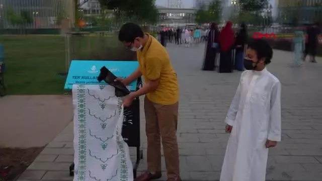 BAŞAKŞEHİR'DE AÇIK HAVADA SOSYAL MESAFELİ BAYRAM NAMAZI BAŞAKŞEHİR'DE AÇIK HAVADA SOSYAL MESAFELİ BAYRAM NAMAZI