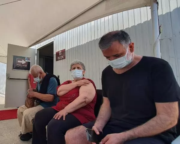 BAYRAM SABAHI AŞI OLUP KURBAN KESMEYE GİTTİLER
