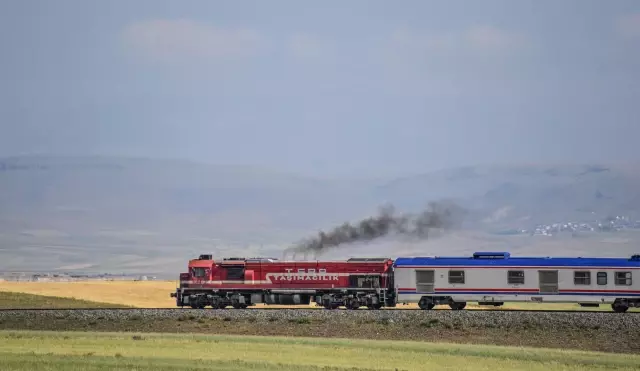 Bayram tatilinde masalsı yolculuk yapmak isteyenler Doğu Ekspresi'ne ilgi gösteriyor Bayram tatilinde masalsı yolculuk yapmak isteyenler Doğu Ekspresi'ne ilgi gösteriyor