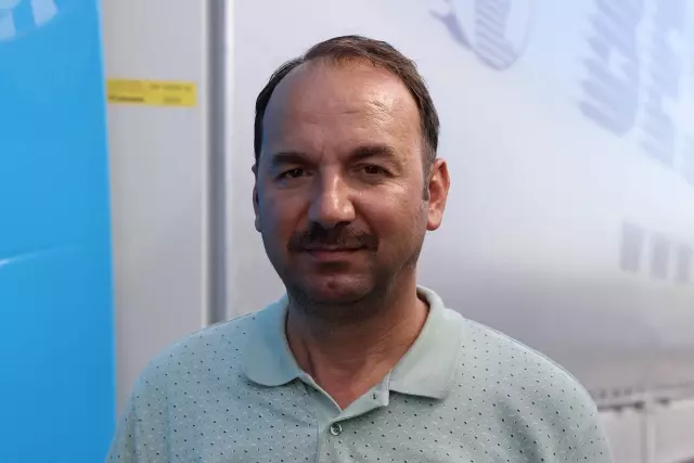 Bayrama direksiyon başında giren tır şoförleri aileleriyle telefonda bayramlaştı