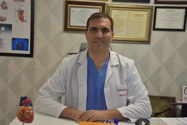 BAYRAMDA YAĞLI VE TUZLU GIDA TÜKETİMİNE DİKKAT BAYRAMDA YAĞLI VE TUZLU GIDA TÜKETİMİNE DİKKAT