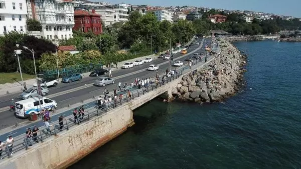 BAYRAMIN BİRİNCİ GÜNÜNDE ÜSKÜDAR SAHİLİ'NDEKİ YOĞUNLUK HAVADAN GÖRÜNTÜLENDİ BAYRAMIN BİRİNCİ GÜNÜNDE ÜSKÜDAR SAHİLİ'NDEKİ YOĞUNLUK HAVADAN GÖRÜNTÜLENDİ
