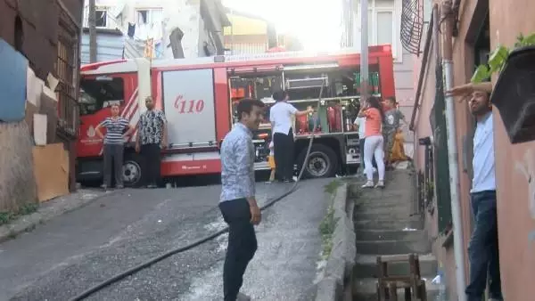İSTANBUL-BEYOĞLU'NDA MANGAL YAKMAK İSTEYEN AİLENİN EVİNDE YANGIN ÇIKTI