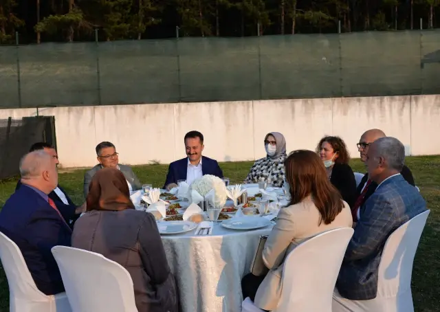 Bilecik Valisi Bilal Şentürk'e veda yemeği düzenlendi