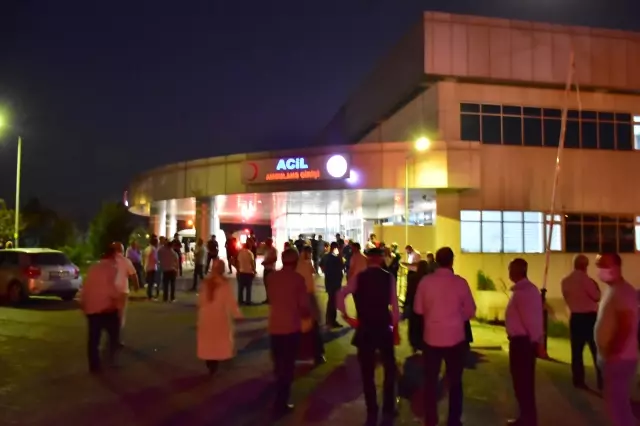 Bingöl'de hafif ticari araç uçuruma devrildi: 2 ölü, 2 yaralı Bingöl'de hafif ticari araç uçuruma devrildi: 2 ölü, 2 yaralı