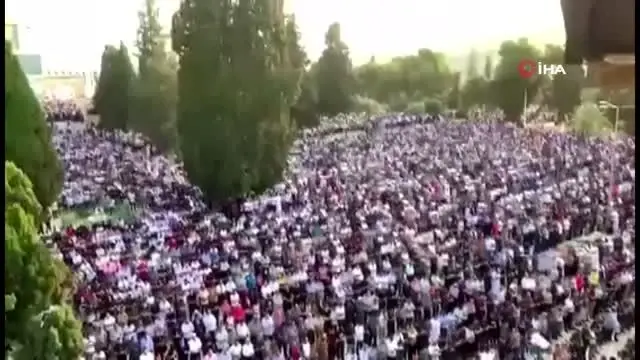 Binlerce Müslüman, bayram namazını Mescid-i Aksa'da kıldı