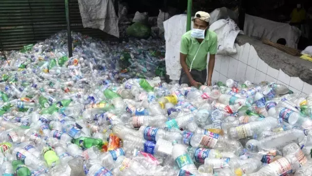 Bir taşla iki kuş: Plastik atıklar dünyanın kum sıkıntısına çözüm olabilir mi?
