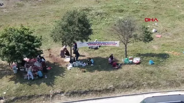 'BU ALANDA KESİM YASAK' AFİŞİNİN ALTINDA KAÇAK KESİM