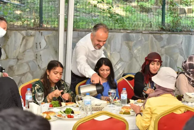 Başkan Aktaş ve Başkan Yılmaz vatandaşlarla bayramlaştı