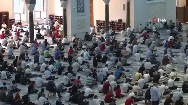 Çamlıca Cami'nde bayram namazı coşkusu