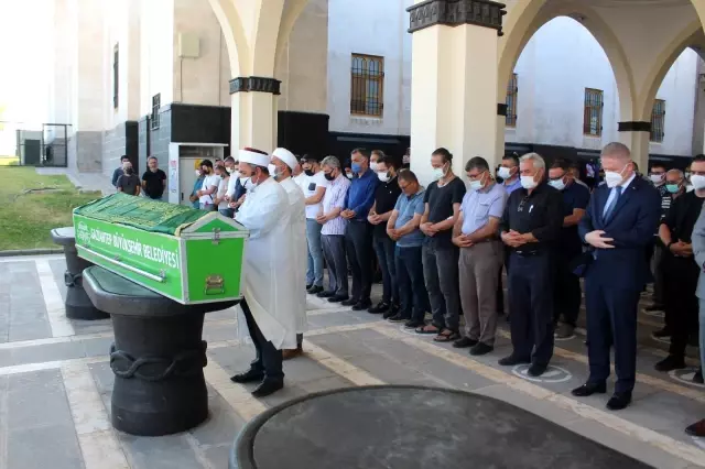 Cesedi Fırat'ta bulunan Usalp'ın cenazesi defnedildi