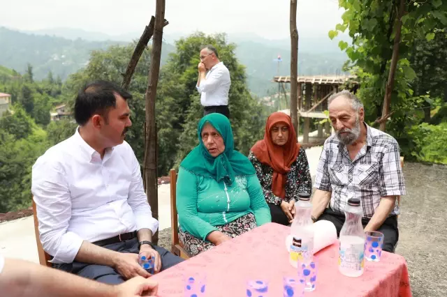 Çevre ve Şehircilik Bakanı Kurum, Rize'de heyelanda kaybolan vatandaşın ailesini ziyaret etti Açıklaması