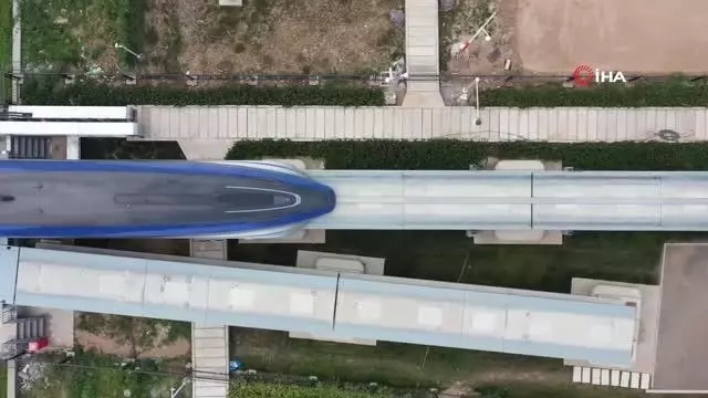 Çin, saatte 600 kilometre hıza çıkabilen maglev trenini tanıttı Çin, saatte 600 kilometre hıza çıkabilen maglev trenini tanıttı
