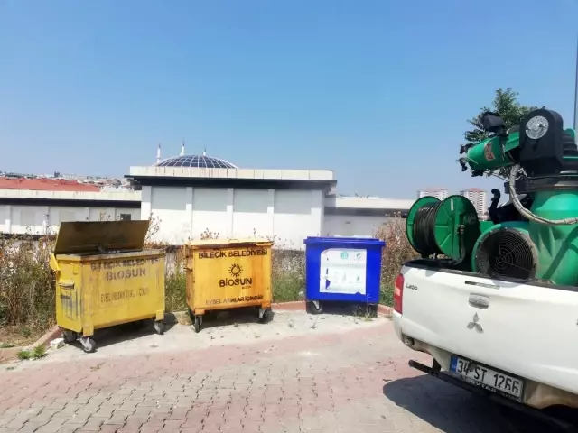 Çöp konteynerleri dezenfekte edildi