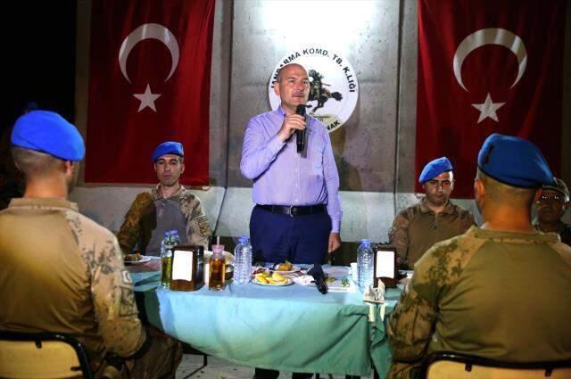 Cumhurbaşkanı Erdoğan, Bakan Soylu aracılığıyla Cudi Dağı'ndaki askerin bayramını kutladı Cumhurbaşkanı Erdoğan, Bakan Soylu aracılığıyla Cudi Dağı'ndaki askerin bayramını kutladı