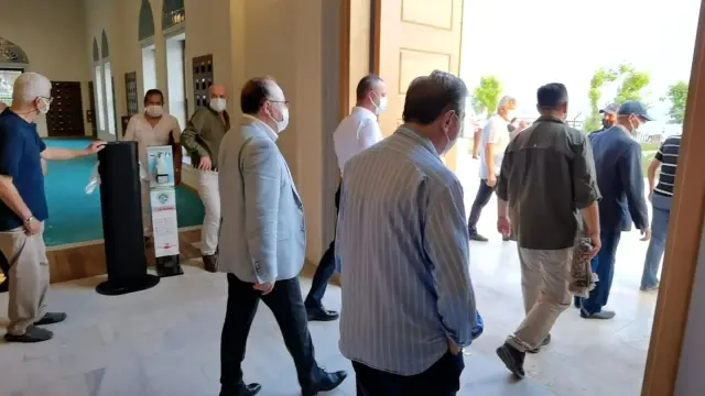 Cumhurbaşkanı Erdoğan'ın açtığı Uzunmehmet Camii'nde ilk bayram namazı