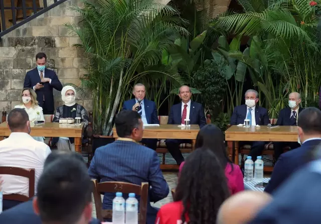 Son dakika haber | Cumhurbaşkanı Erdoğan KKTC'li gençlerle buluştuCumhurbaşkanı Recep Tayyip Erdoğan: 'İnşallah devraldığımız bu bayrak, sizler devraldığınızda tıpkı...