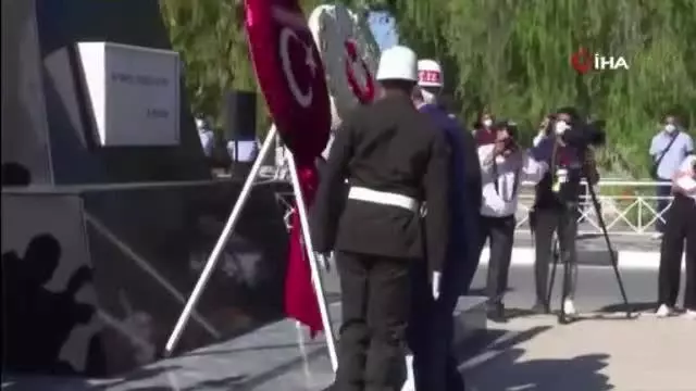 Cumhurbaşkanı Erdoğan, Lefkoşa'da Atatürk Anıtı'na çelenk bıraktı
