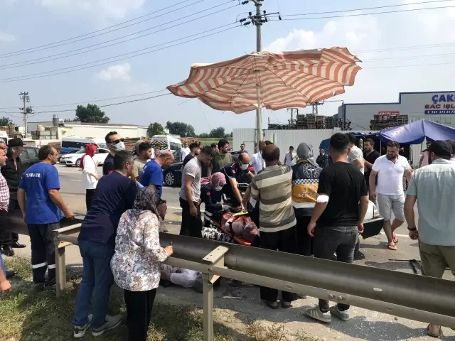 Bayram kazayla başladı! D-100'deki feci kazada araç ortadan ikiye bölündü, 6 kişi yaralandı Bayram kazayla başladı! D-100'deki feci kazada araç ortadan ikiye bölündü, 6 kişi yaralandı