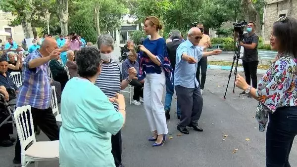 DARÜLACEZE'DE KURBAN BAYRAMI ZİYARETLERİ DARÜLACEZE'DE KURBAN BAYRAMI ZİYARETLERİ