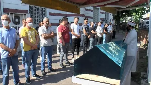 DENİZDE KAYBOLMUŞTU; CANSIZ BEDENİ BULUNAN İSA BAYDAL, SON YOLCULUĞUNA UĞURLANDI DENİZDE KAYBOLMUŞTU; CANSIZ BEDENİ BULUNAN İSA BAYDAL, SON YOLCULUĞUNA UĞURLANDI