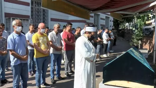 DENİZDE KAYBOLMUŞTU; CANSIZ BEDENİ BULUNAN İSA BAYDAL, SON YOLCULUĞUNA UĞURLANDI