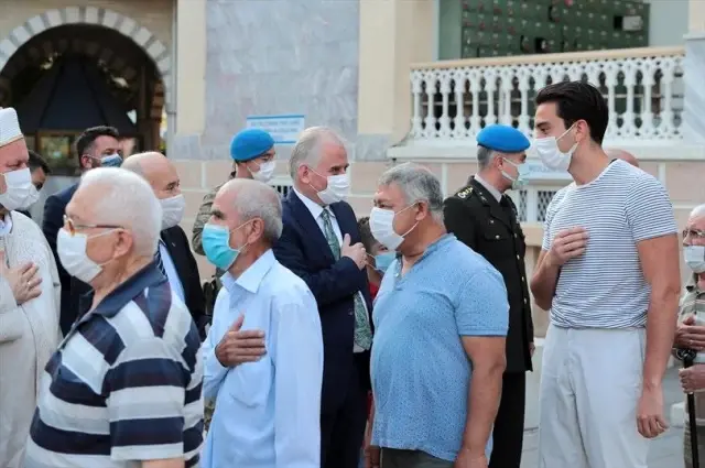 Denizli'de bayramlaşma geleneği değişmedi Denizli'de bayramlaşma geleneği değişmedi