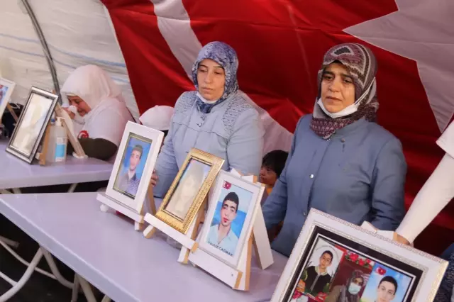 Diyarbakır anneleri Kurban Bayramı'nda da evlatlarının yolunu gözlüyor