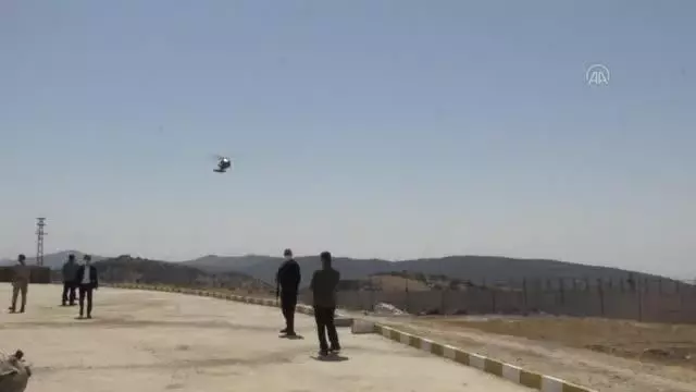DİYARBAKIR - Bakan Soylu, Lice'deki Şehit Jandarma Kıdemli Başçavuş İsmail Yavuz Üs Bölgesi'nde askerlerle bayramlaştı