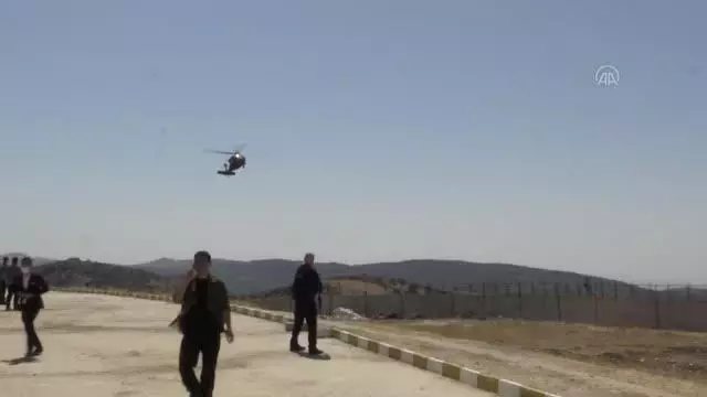 DİYARBAKIR - Bakan Soylu, Lice'deki Şehit Jandarma Kıdemli Başçavuş İsmail Yavuz Üs Bölgesi'nde askerlerle bayramlaştı