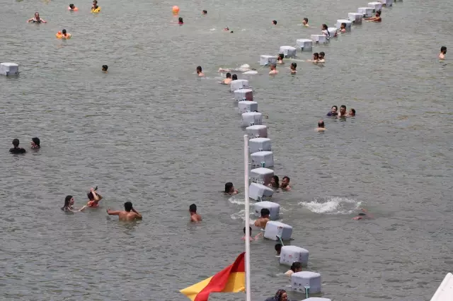 Doğu'da tatilcilerin vazgeçilmez adresi Hazar Gölü, turizmde bayram bereketi yaşıyor