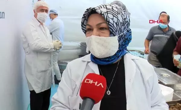 Döğücü'den bayramda vatandaşa kavurma ve pilav ikramı