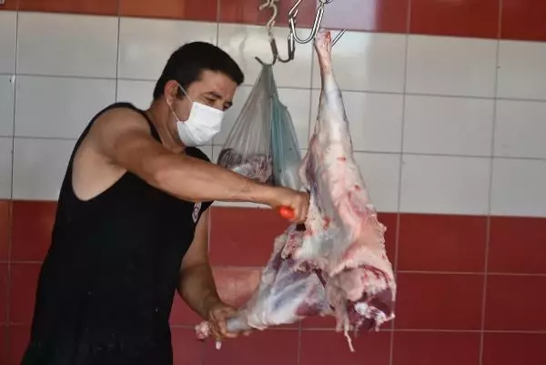 EDİRNE'DE 18 AYRI NOKTADA KURBAN KESİMİ YAPILDI