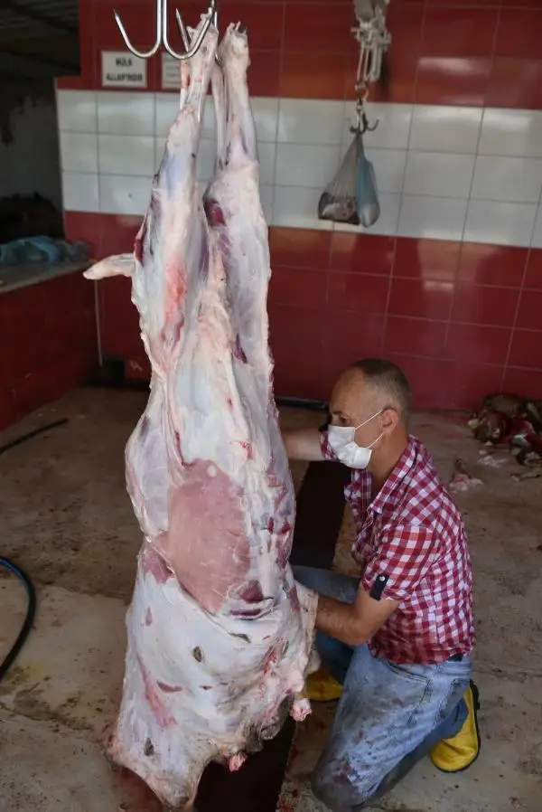 EDİRNE'DE 18 AYRI NOKTADA KURBAN KESİMİ YAPILDI