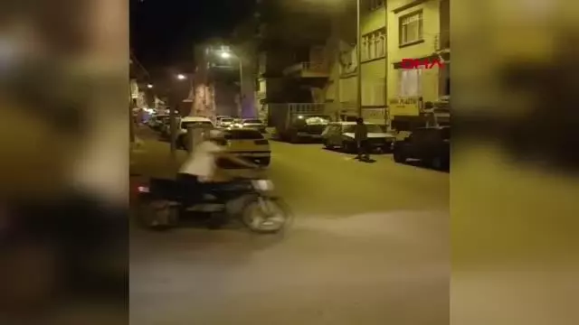Son dakika... EHLİYETSİZ SÜRÜCÜ İLE POLİSİN KOVALAMACASI KAMERAYA YANSIDI Son dakika... EHLİYETSİZ SÜRÜCÜ İLE POLİSİN KOVALAMACASI KAMERAYA YANSIDI